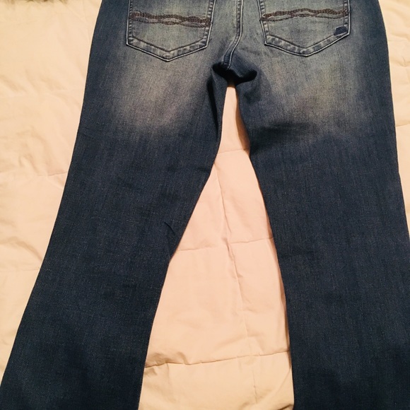 Indigo Rein distressed jean capris size 7 - Picture 5 of 8
